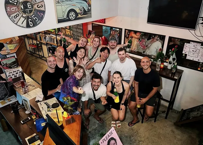 The Cabin Backpackers Hostel & Bar เชียงใหม่
