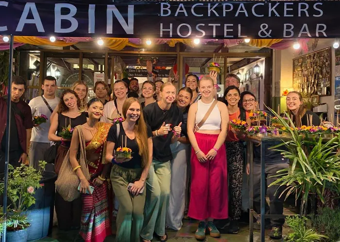 The Cabin Backpackers Hostel & Bar เชียงใหม่